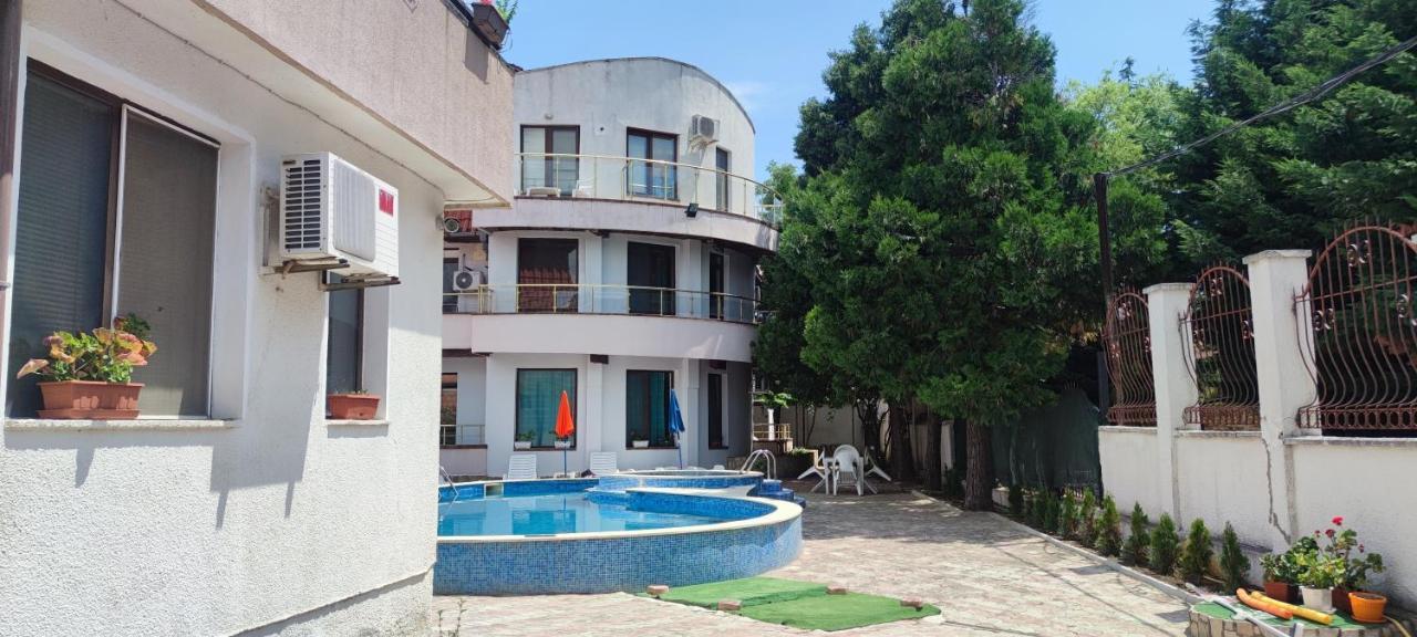 Family Hotel Saint Peter Saints Constantine and Helena Exterior photo